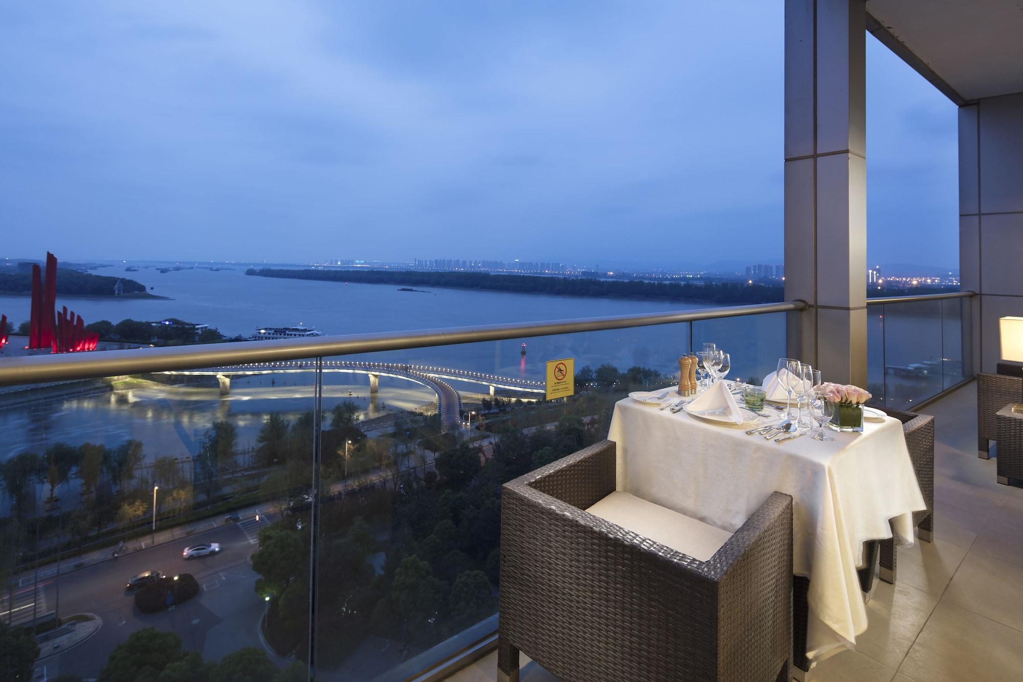 Hilton Nanjing Riverside Eksteriør billede